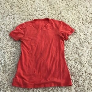 lululemon t-shirt